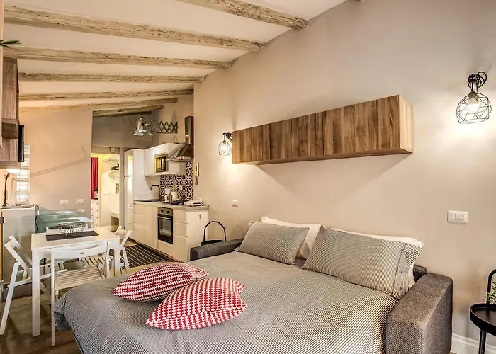 Attic With Terrace By Trevi Fountain